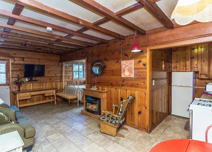 Apple Creek Cottages
